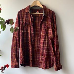 Quiksilver Flannel Long Sleeve button up. Large.